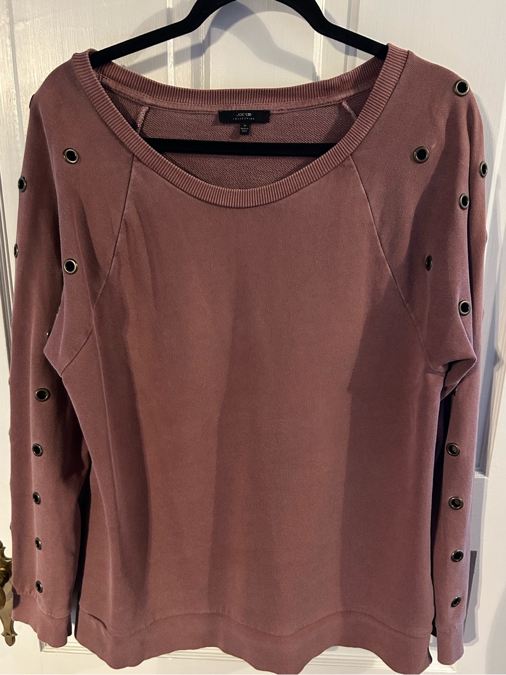 Joe's Jeans Collection "Izzy" Grommet Sweatshirt in the Vintage Rouge/Mauve - M